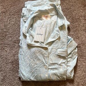 In My Sundays Heirloom Bows in Sky Blue Short Sleeve & Cropped Pant Pajama